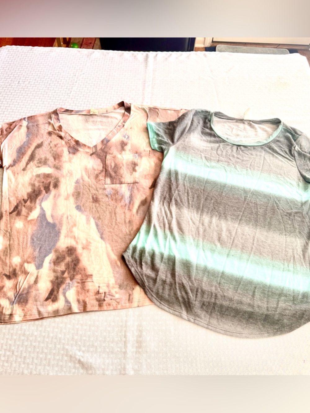 Sew In Love Tie Dye T-Shirt Bundle Medium Boho Casual‎ Tees